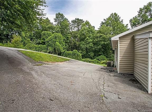 3rd image of 2698 Old Us 25 Hwy #1