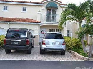 15853 SW 71st St, Miami, FL 33193