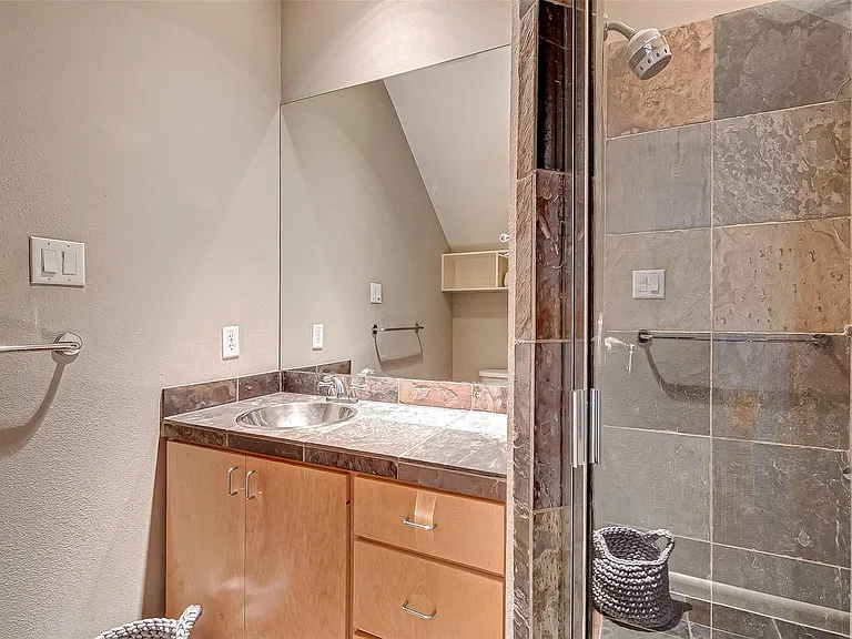 4308 Lillian St #A — Photo 45