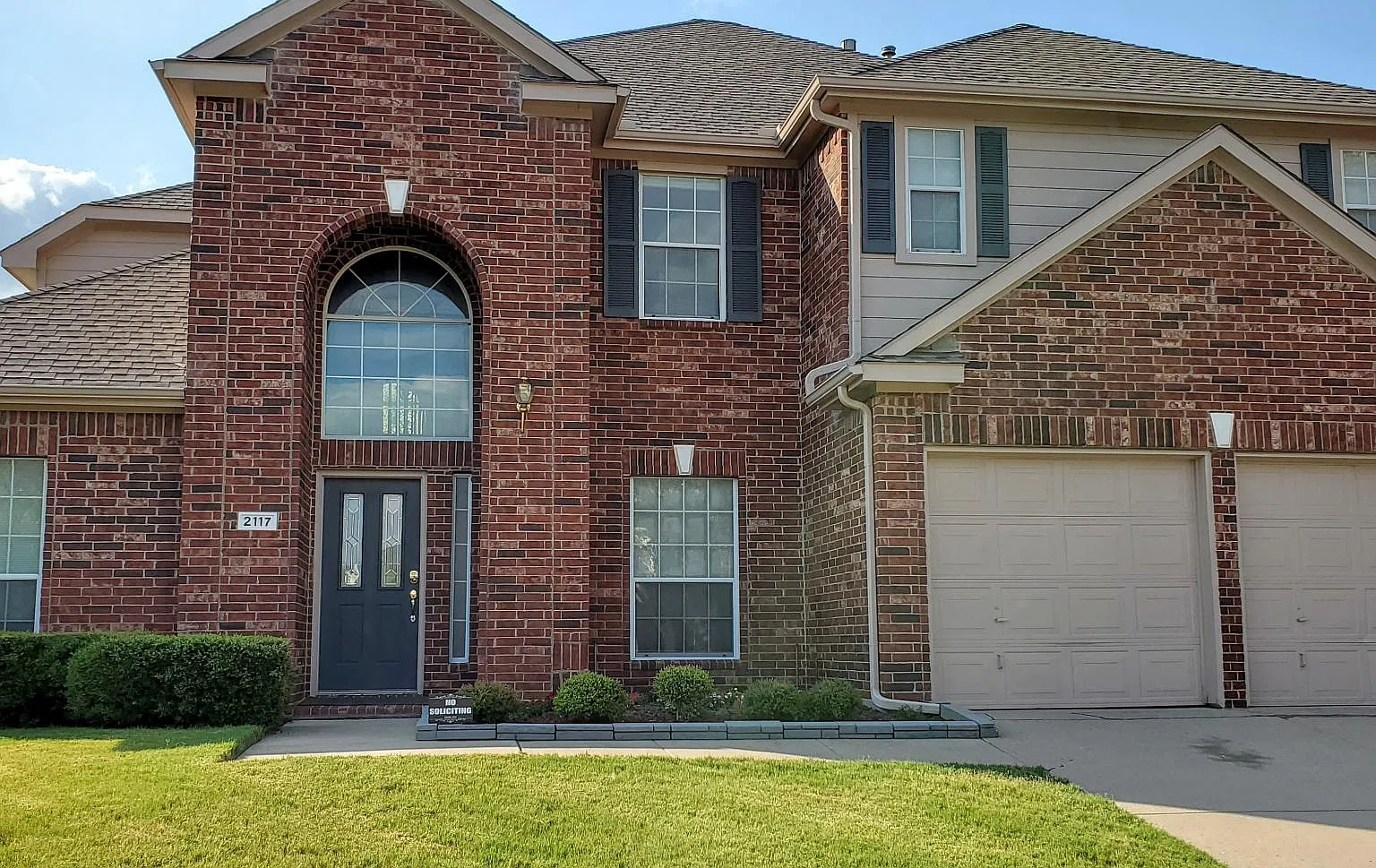 2117 Kiowa Ct — Photo 1