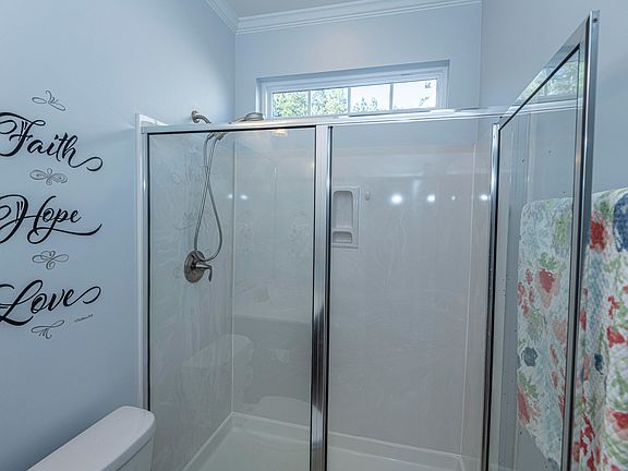 4th image of 111 Yaupon Holly Cir