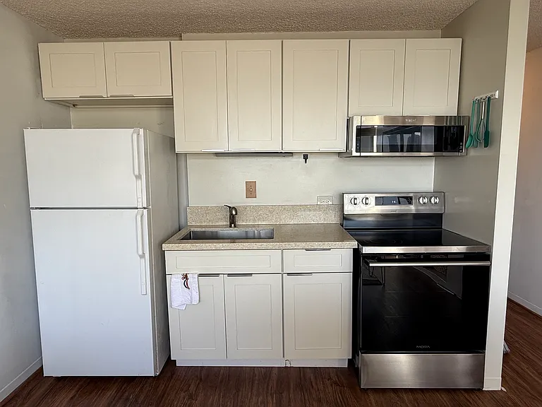 500 University Ave #2002 — Photo 20