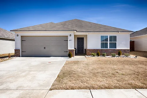 4021 Ryan Dr SW Photo 1