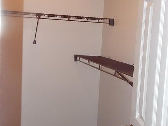 5th image of 842 Pine Needles Dr