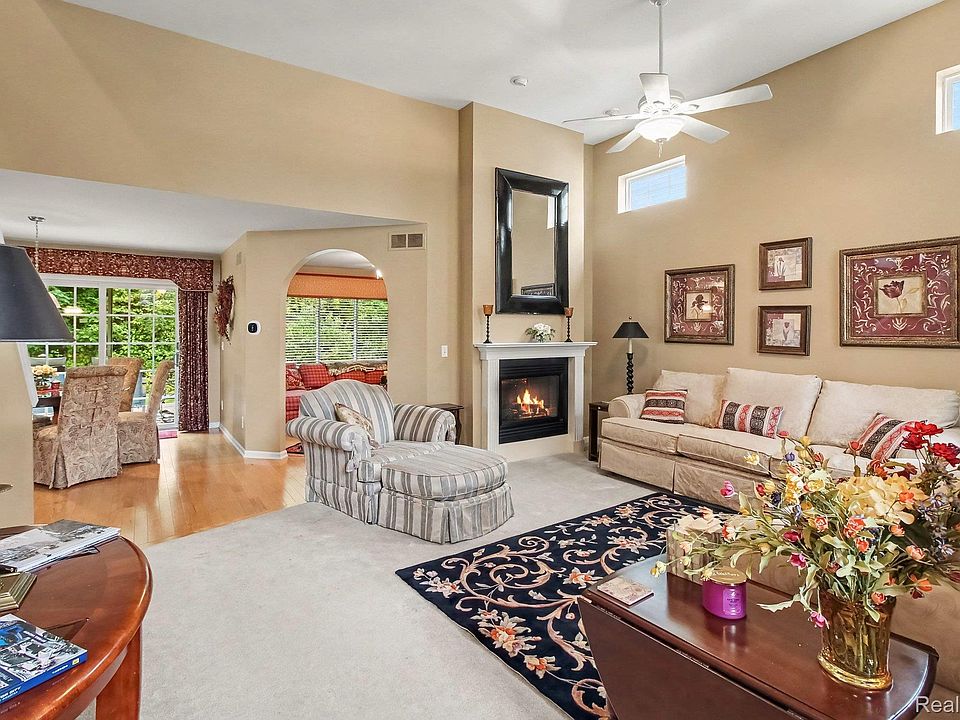 5207 Sandalwood Cir, photo 3
