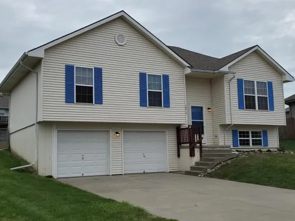 18713 Woodruff St, Smithville, MO 64089