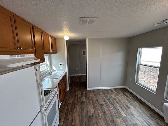 4th image of 111 S Cedar Dr Trailer 5