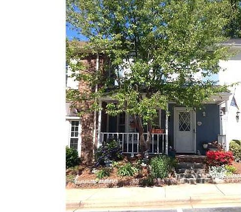 2nd image of 909 Shelby Dr APT C
