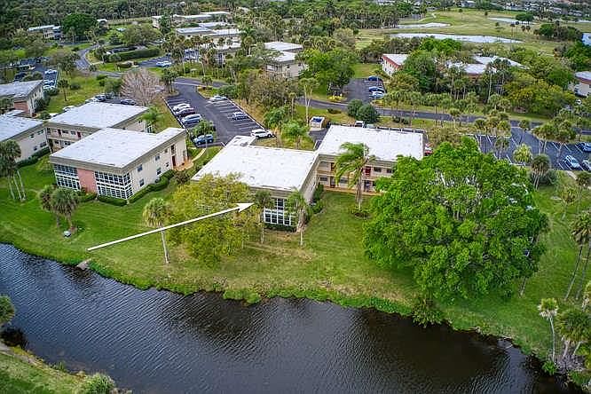 1st image of 9 Vista Gardens Trl