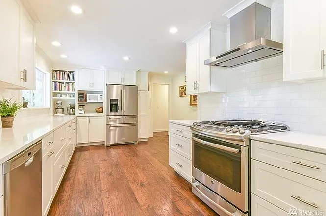 Galley Gourmet Kitchen - 19044 5th Ave NE