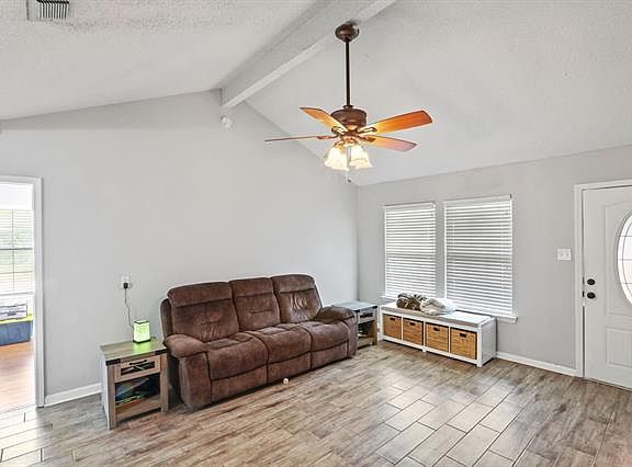 5th image of 133 Northwood Dr