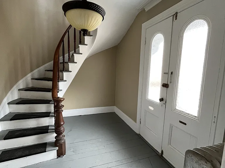 203 Howell St #1 — Photo 13