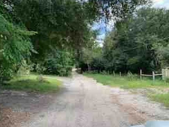 Exterior Neighborhood (street photo)