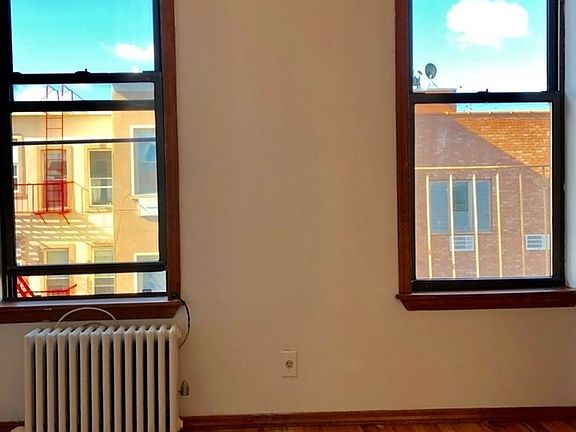 4th image of 35 Diamond St APT 14B