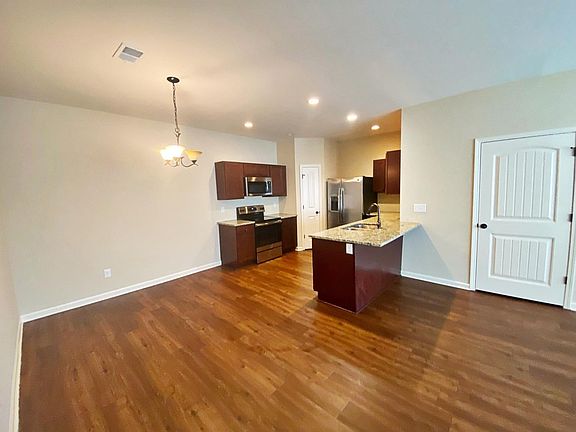 5th image of 169 Shirley Blvd #169