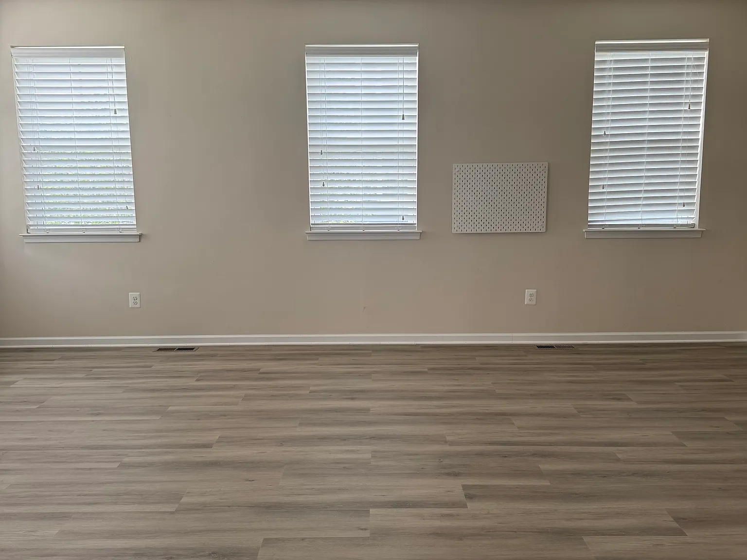 3 bed, 2108 sqft, $3,600 — Photo 3
