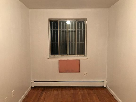 3rd image of 10936 Corona Ave Floor 1