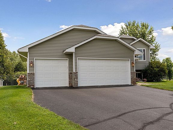3rd image of 15233 Germanium Cir NW