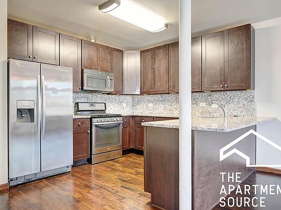 5th image of 464 N Ashland Ave #3R