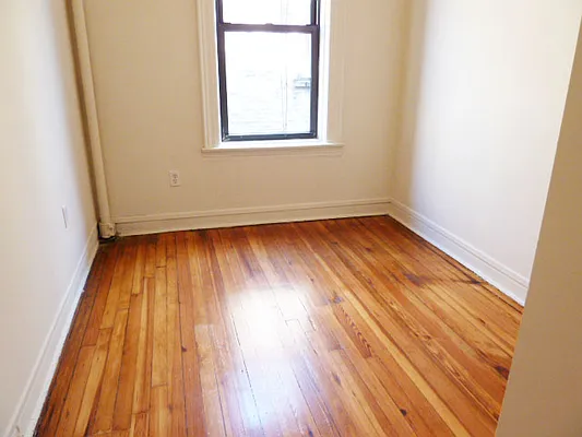 Rented by DSA Realty | media 35