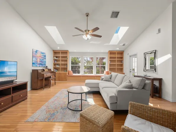 1846 Farm Trl, Sanibel, FL 33957