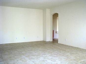 4th image of 16857 W Bristol Ln