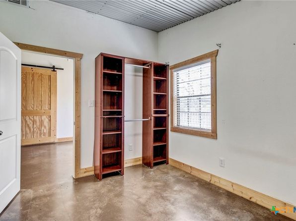 1025 County Road 454, Lincoln, TX 78948
