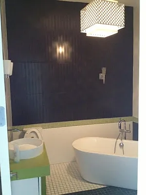 Rented by EXR | media 10