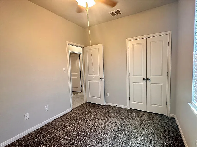 137 Rustic Glen Dr — Photo 16