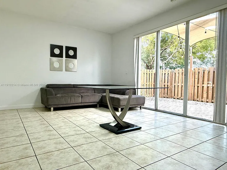 8675 NW 109th Ct — Photo 2
