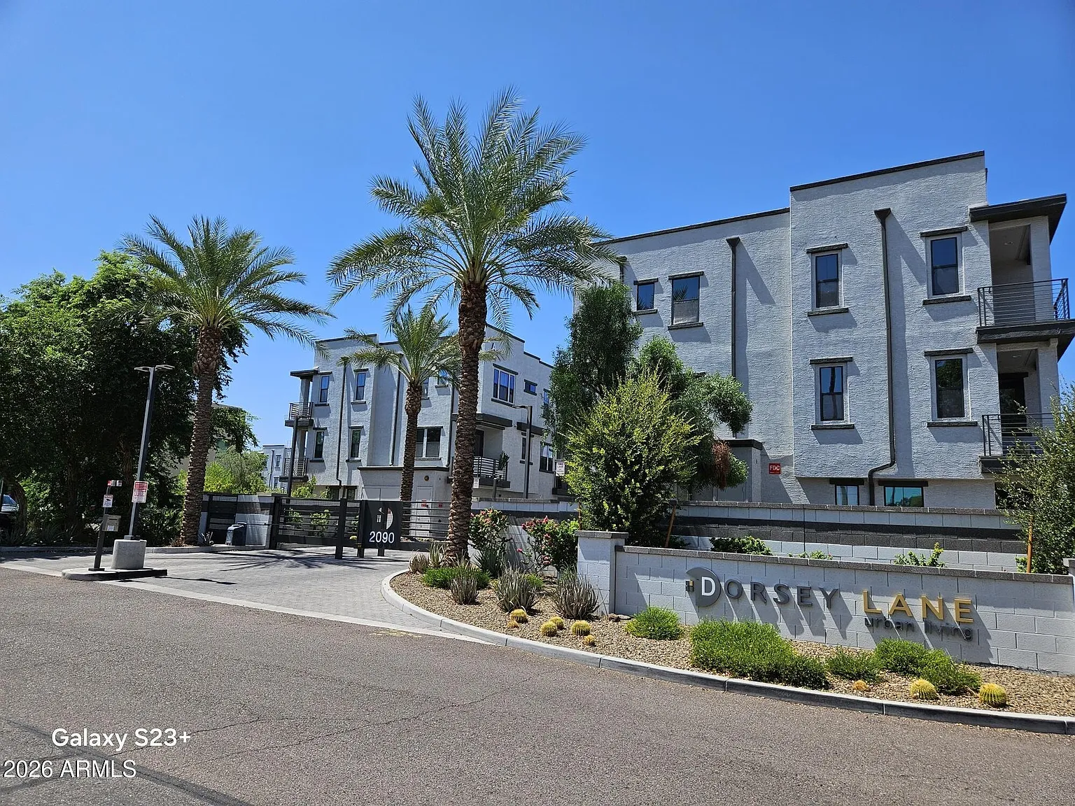 3 bed, 3.5 bath, 1582 sqft, $2,700 — Photo 2