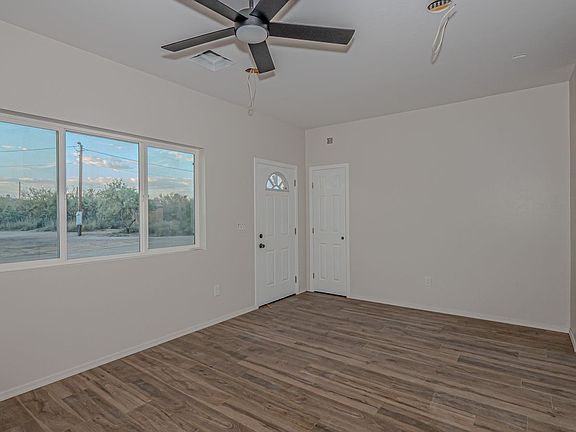 4th image of 1433 W Lebanon Springs Trl