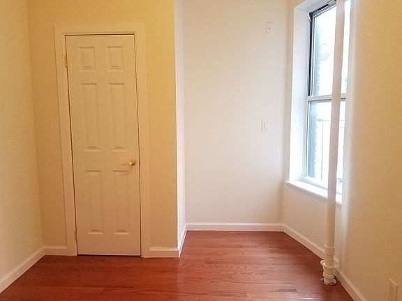 4th image of 517 W 111th St #5DW