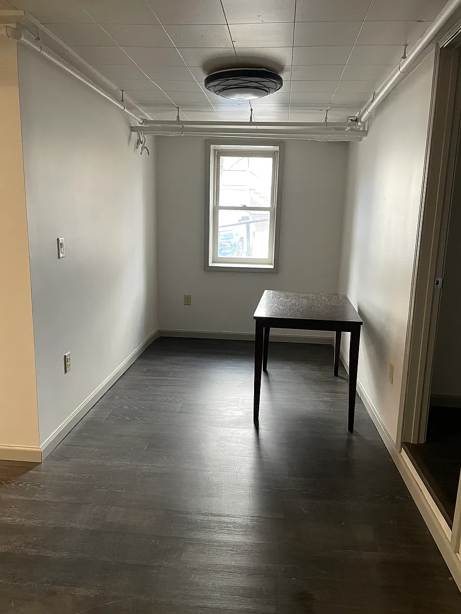 Building Photo - 618 Stewart Ave #H