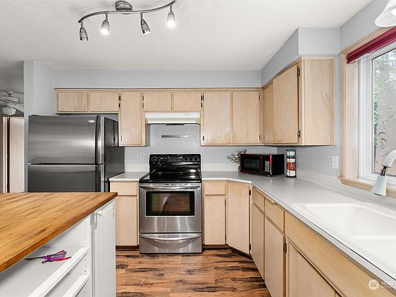 5th image of 17602 Clear Lake Boulevard SE