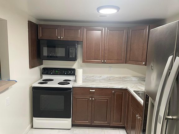3rd image of 711 Lori Drive #205
