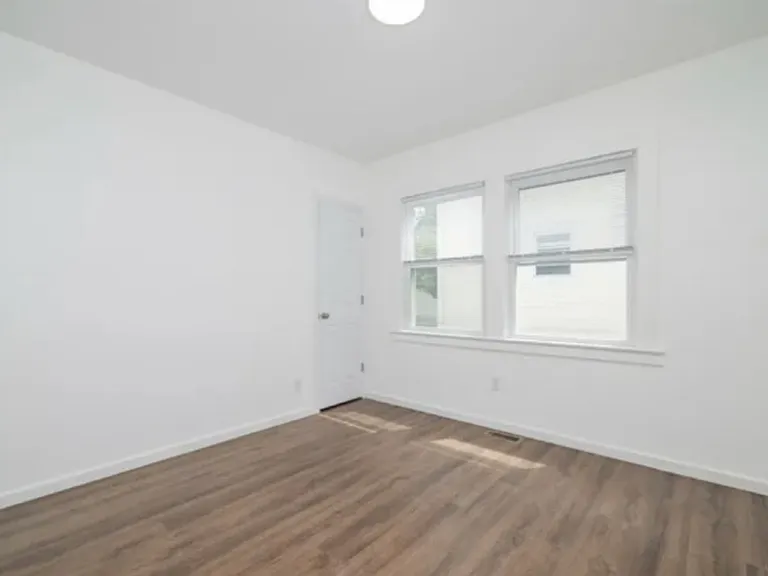 40 Warman St #1 — Photo 7
