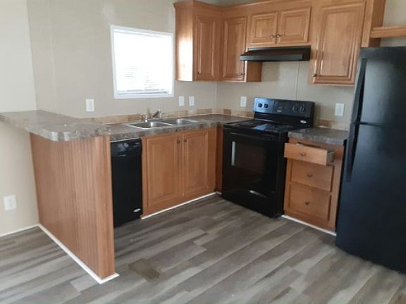 3rd image of 9418 Sunset Dr #119
