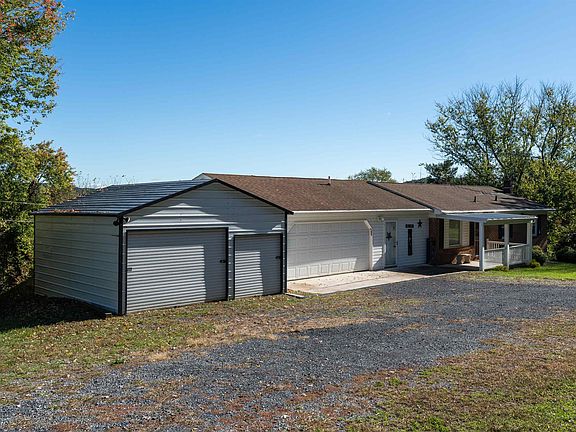 4th image of 615 Vinegar Hill Rd