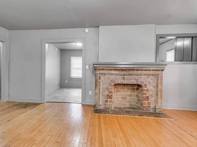 841 NE 26th St — Photo 9
