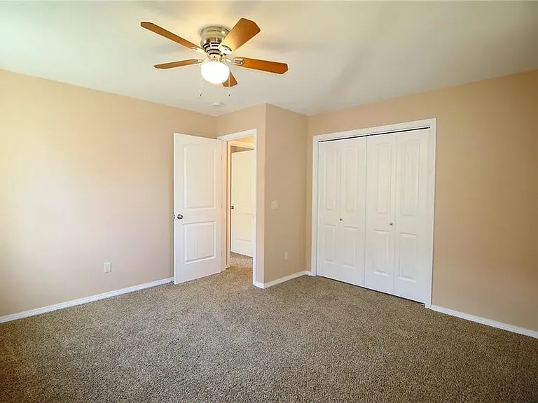 213 Cherokee Ln — Photo 20