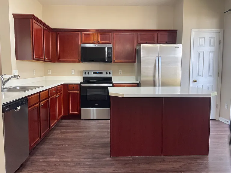 517 Vicks Landing Dr — Photo 3