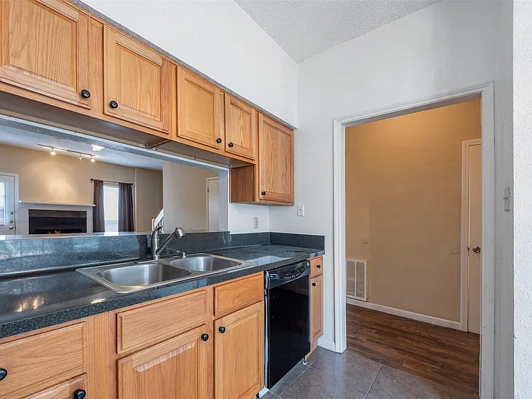 12400 Brookglade Cir #15 — Photo 16