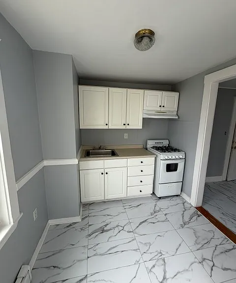 589 South St #7 — Photo 8