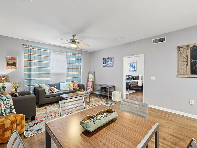 2707 Rio Grande St — Photo 12