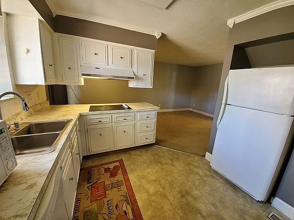 5th image of 4367 Chateau De Ville Dr