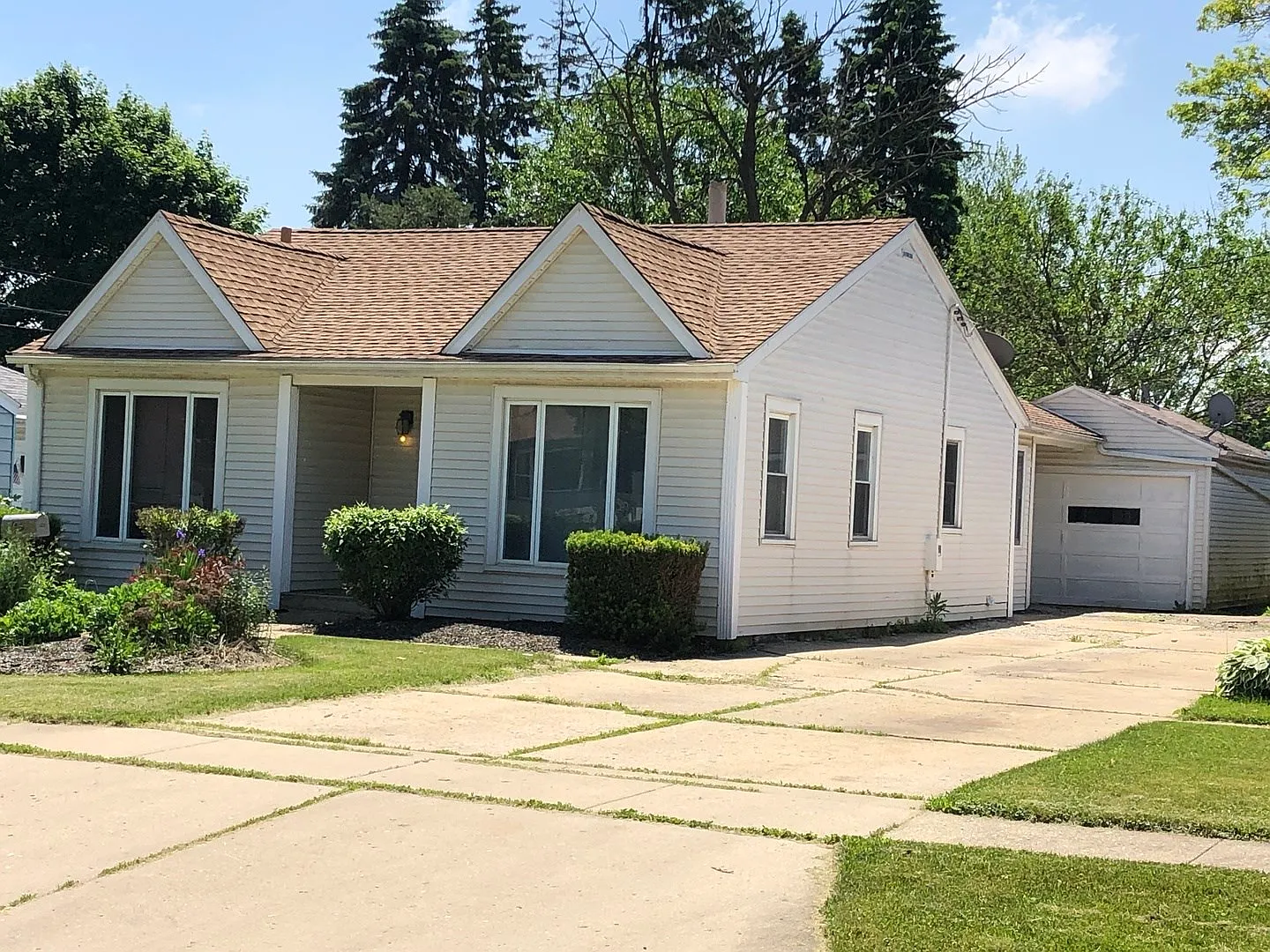835 Morgan St photo 1