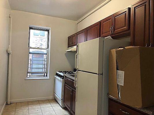 2nd image of 55 Ellwood St #4E