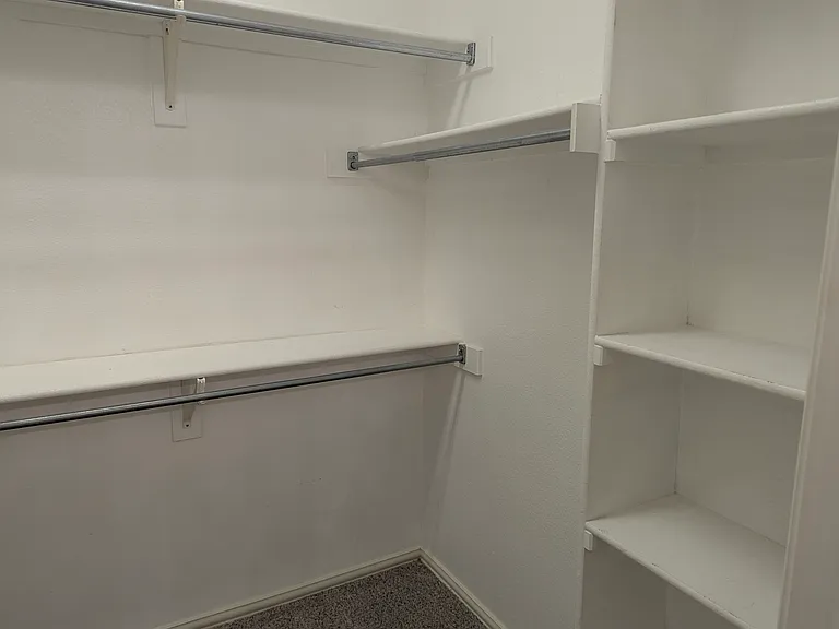 4200 Tiffany Dr — Photo 20