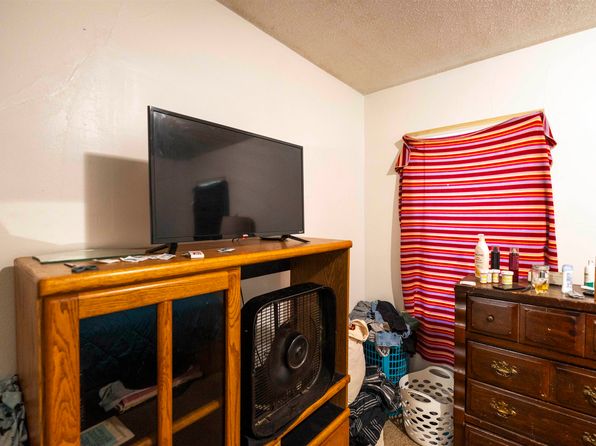 wichita-kansas-443187045 picture